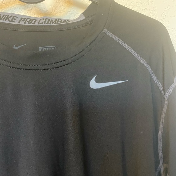 Men’s Nike Pro Combat Dri-Fit Shirt - Picture 2 of 8
